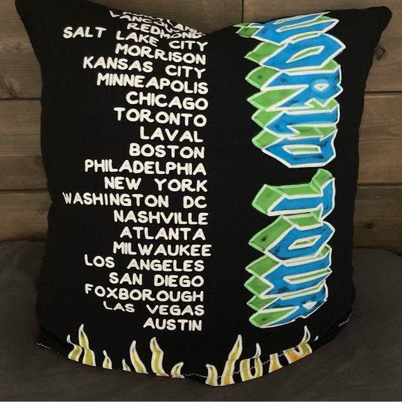 Billie Ellish up-cycled t-shirt pillow Handmade - Picture 2 of 5